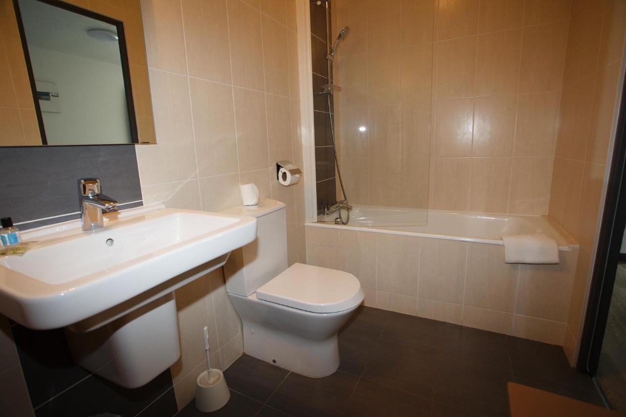 Contact Hotel - Hotel Le Lion D'Or Lamballe Bagian luar foto