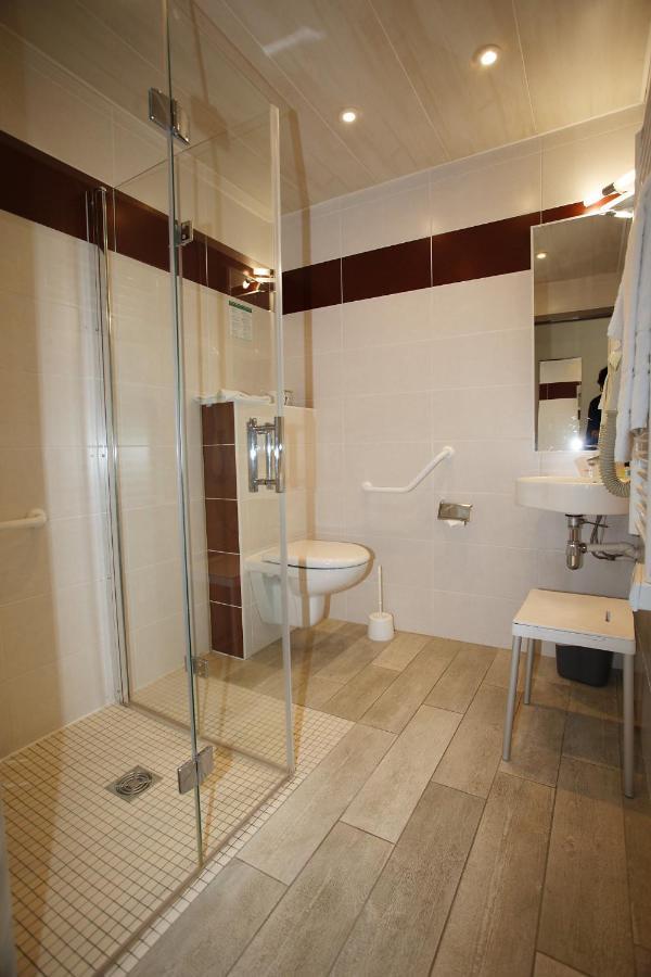 Contact Hotel - Hotel Le Lion D'Or Lamballe Bagian luar foto