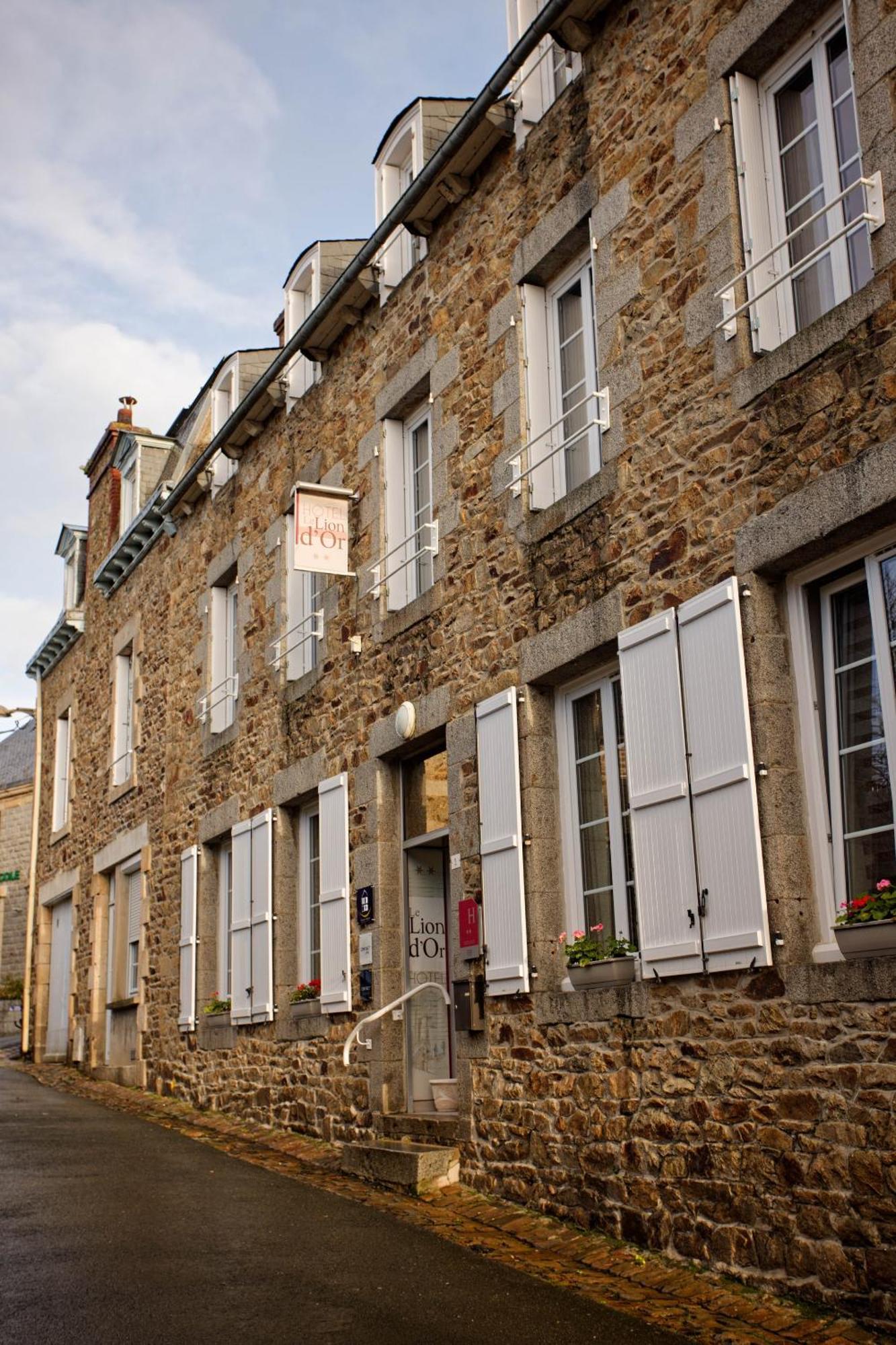Contact Hotel - Hotel Le Lion D'Or Lamballe Bagian luar foto