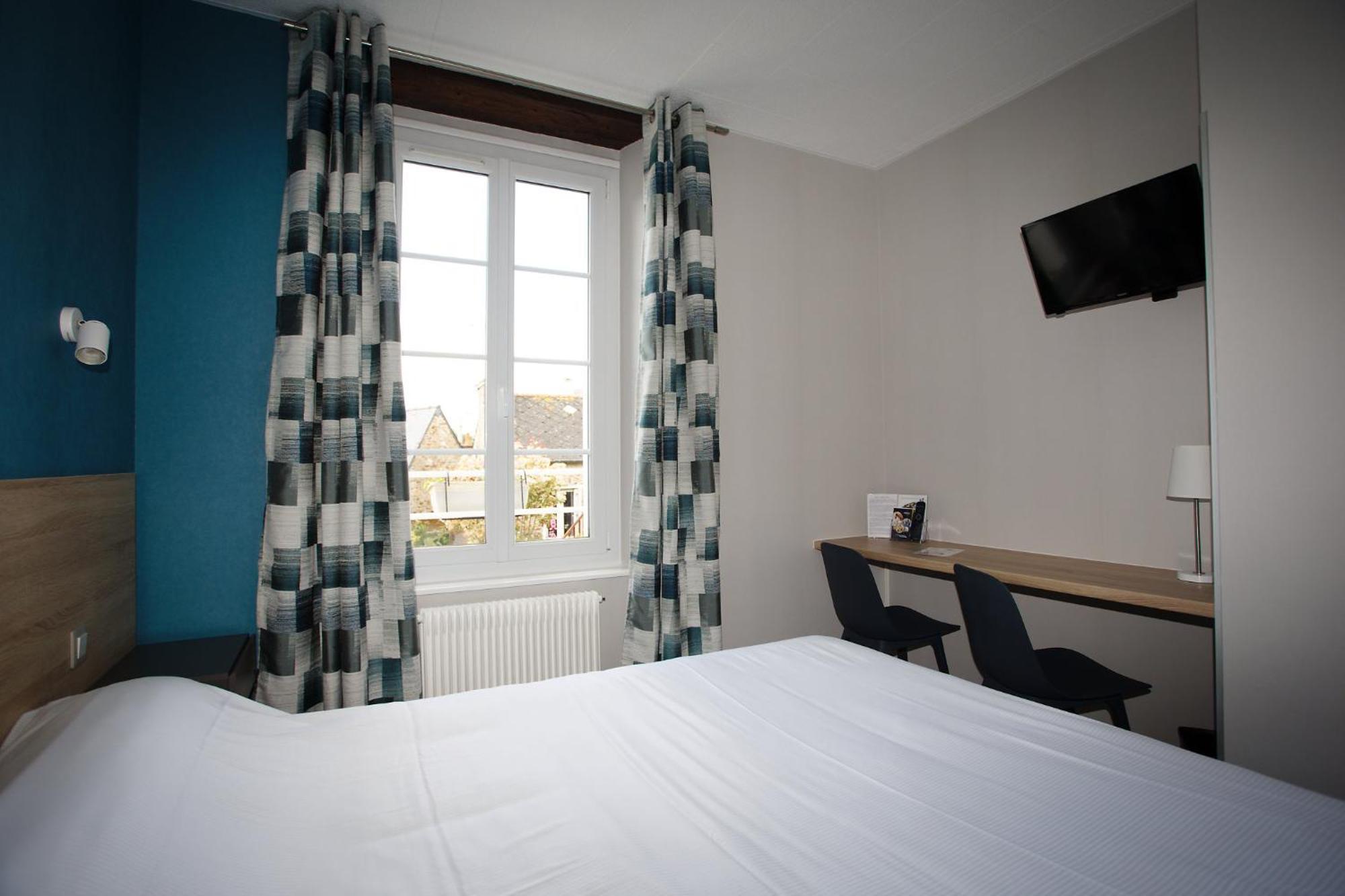 Contact Hotel - Hotel Le Lion D'Or Lamballe Bagian luar foto