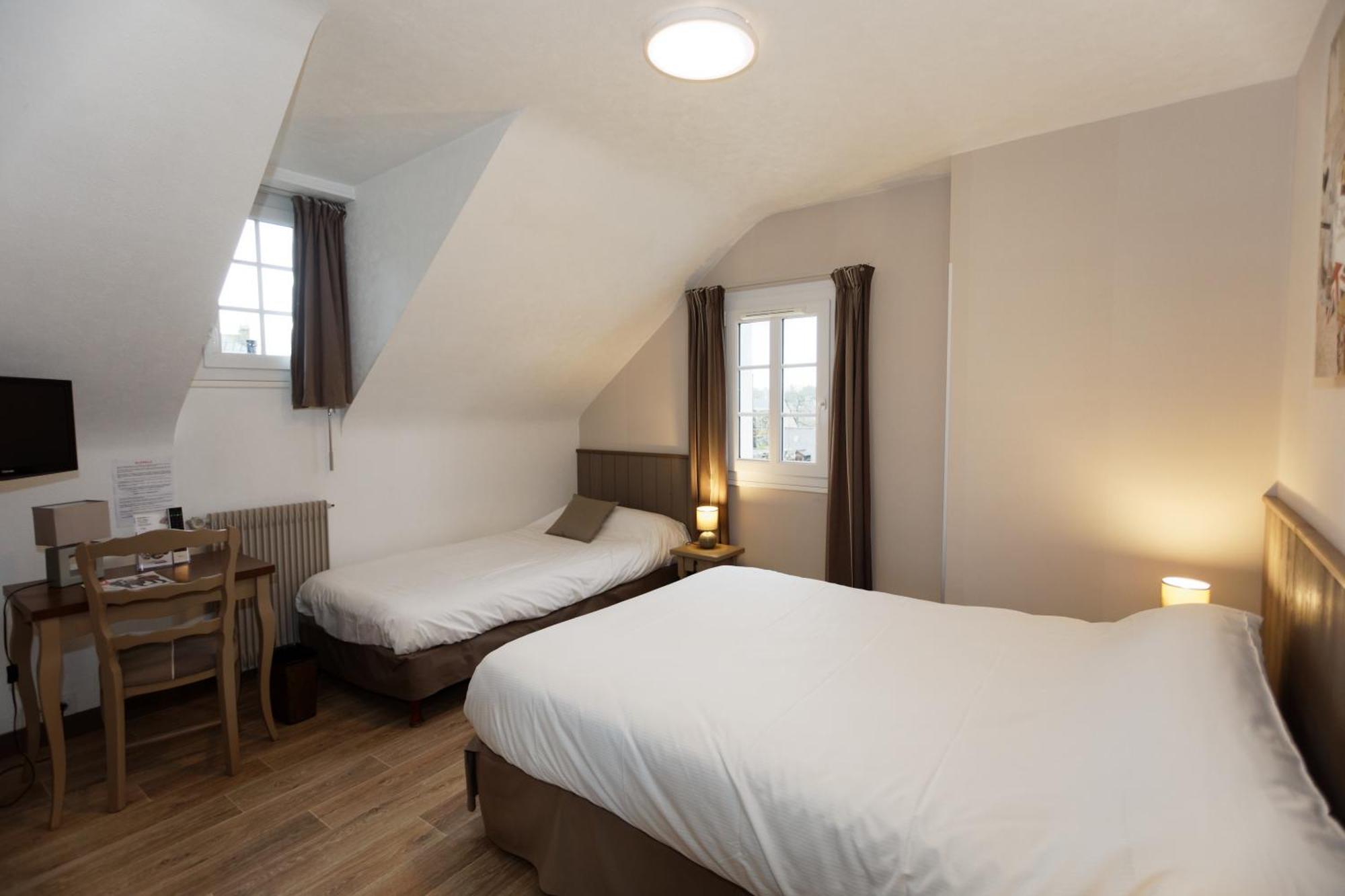 Contact Hotel - Hotel Le Lion D'Or Lamballe Ruang foto
