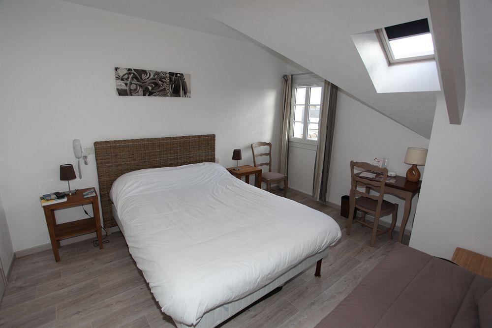 Contact Hotel - Hotel Le Lion D'Or Lamballe Bagian luar foto