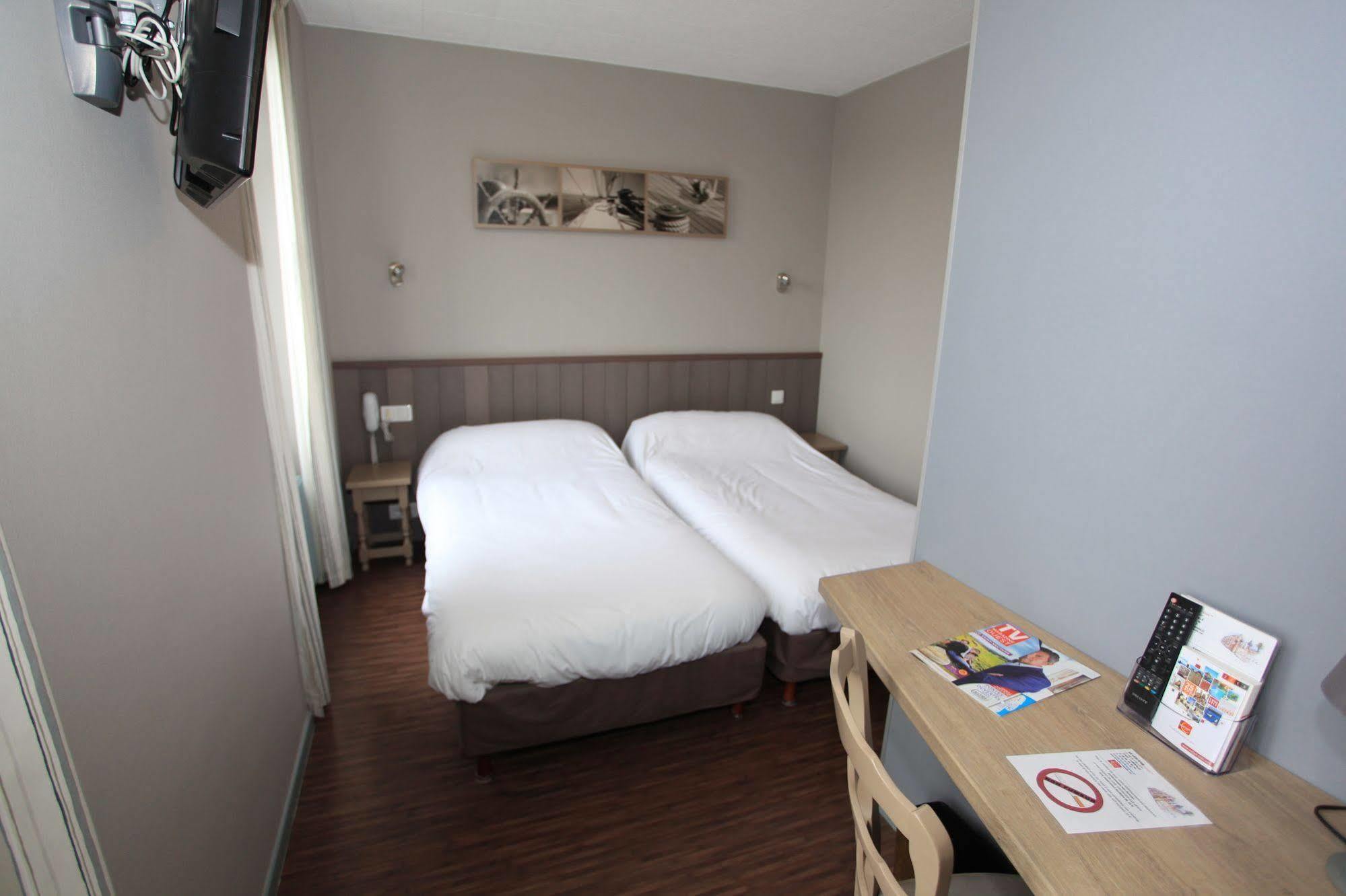 Contact Hotel - Hotel Le Lion D'Or Lamballe Bagian luar foto