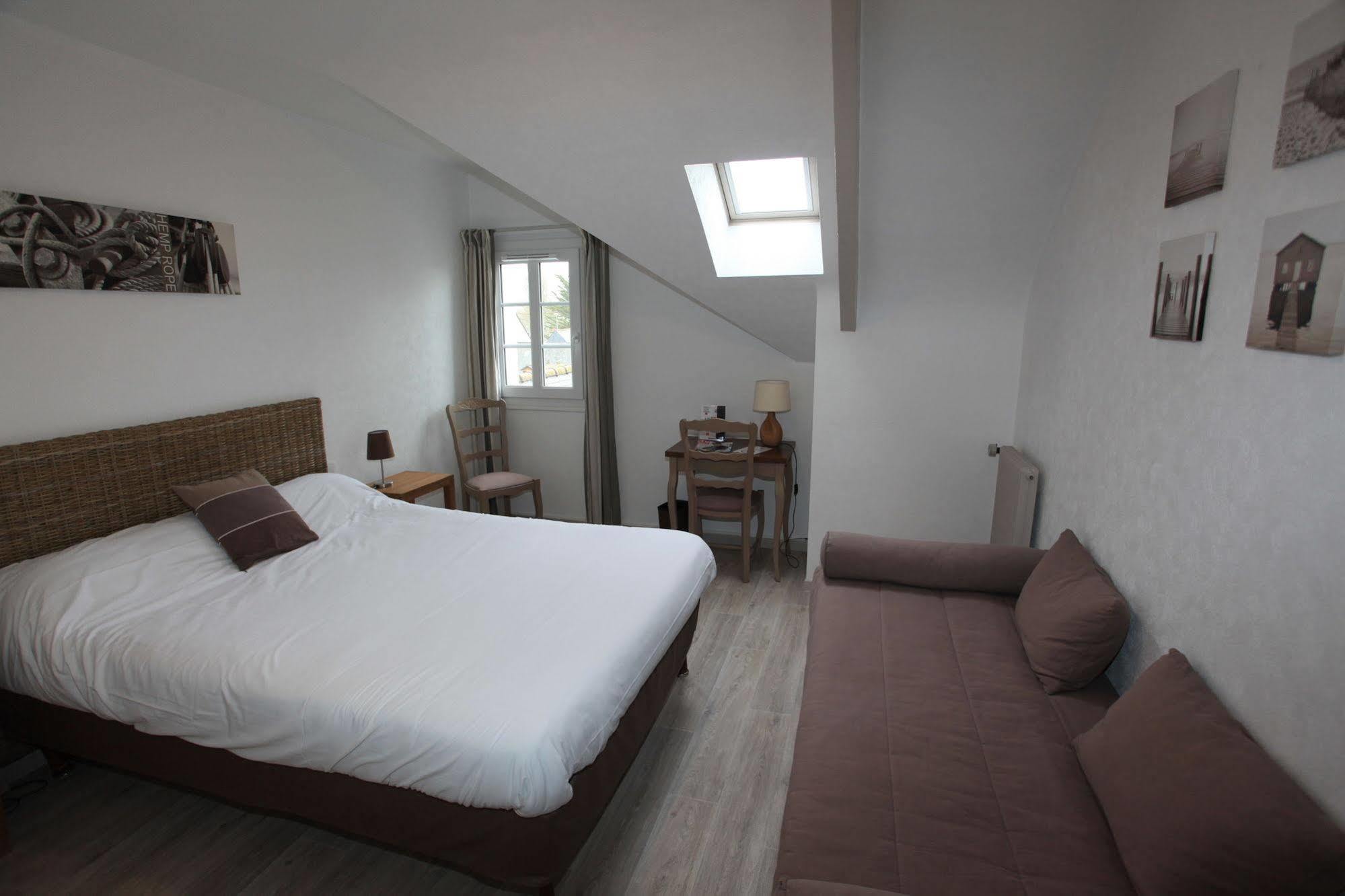 Contact Hotel - Hotel Le Lion D'Or Lamballe Bagian luar foto