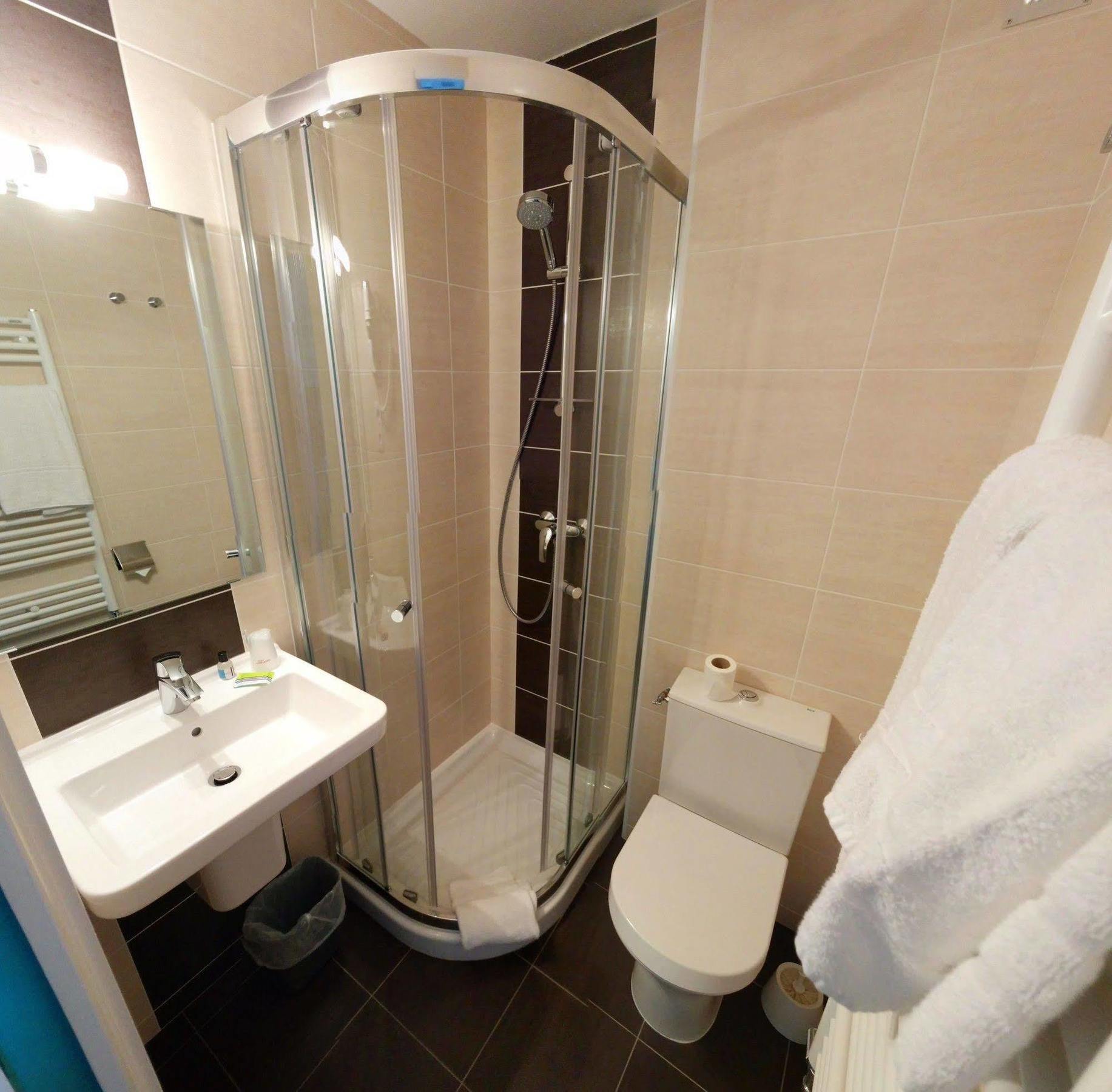 Contact Hotel - Hotel Le Lion D'Or Lamballe Bagian luar foto