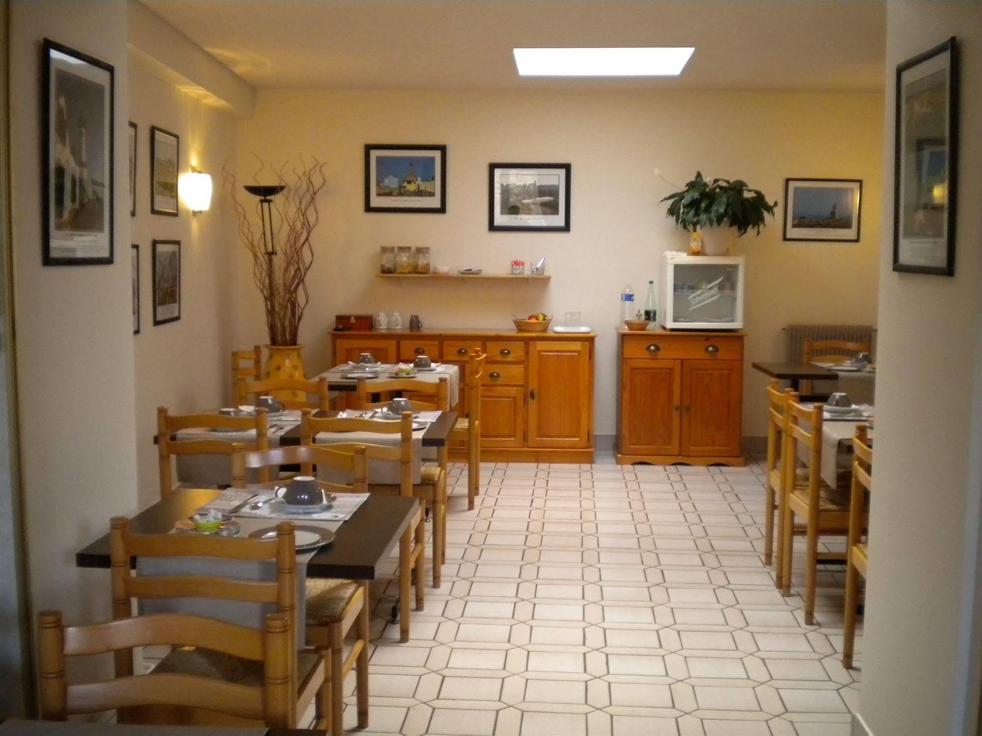 Contact Hotel - Hotel Le Lion D'Or Lamballe Bagian luar foto