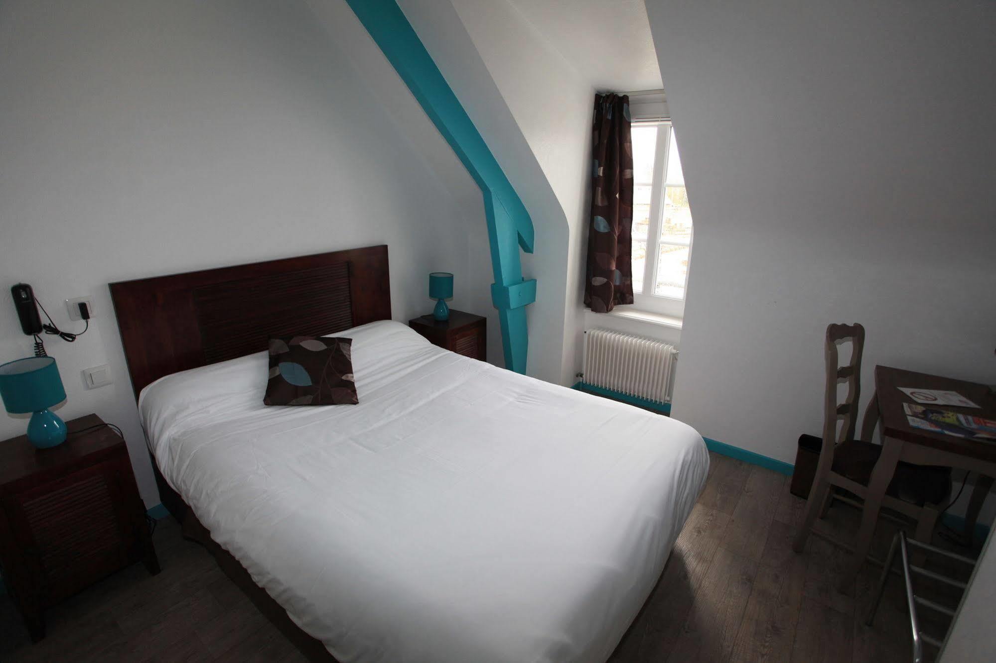 Contact Hotel - Hotel Le Lion D'Or Lamballe Bagian luar foto