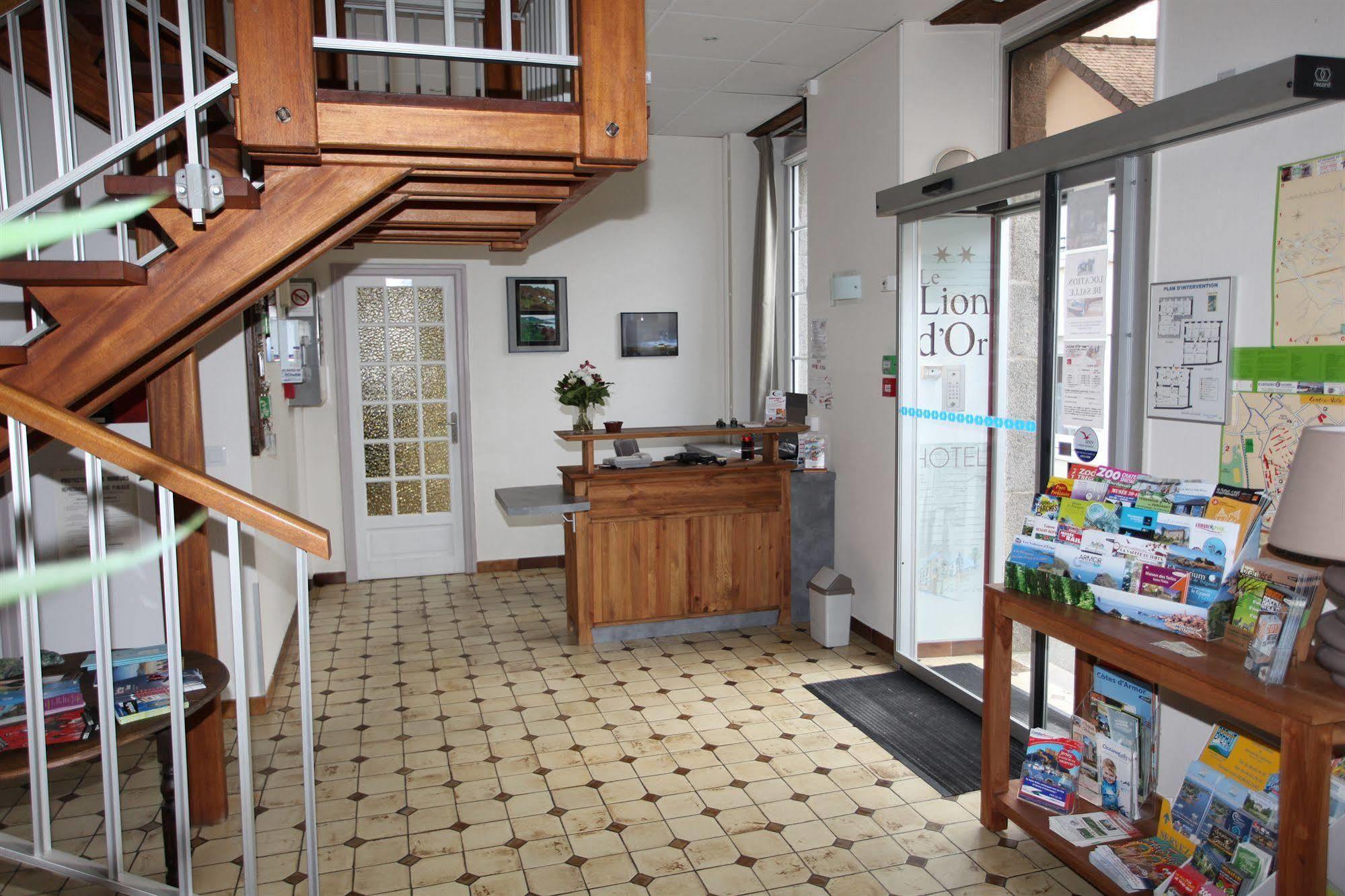 Contact Hotel - Hotel Le Lion D'Or Lamballe Bagian luar foto